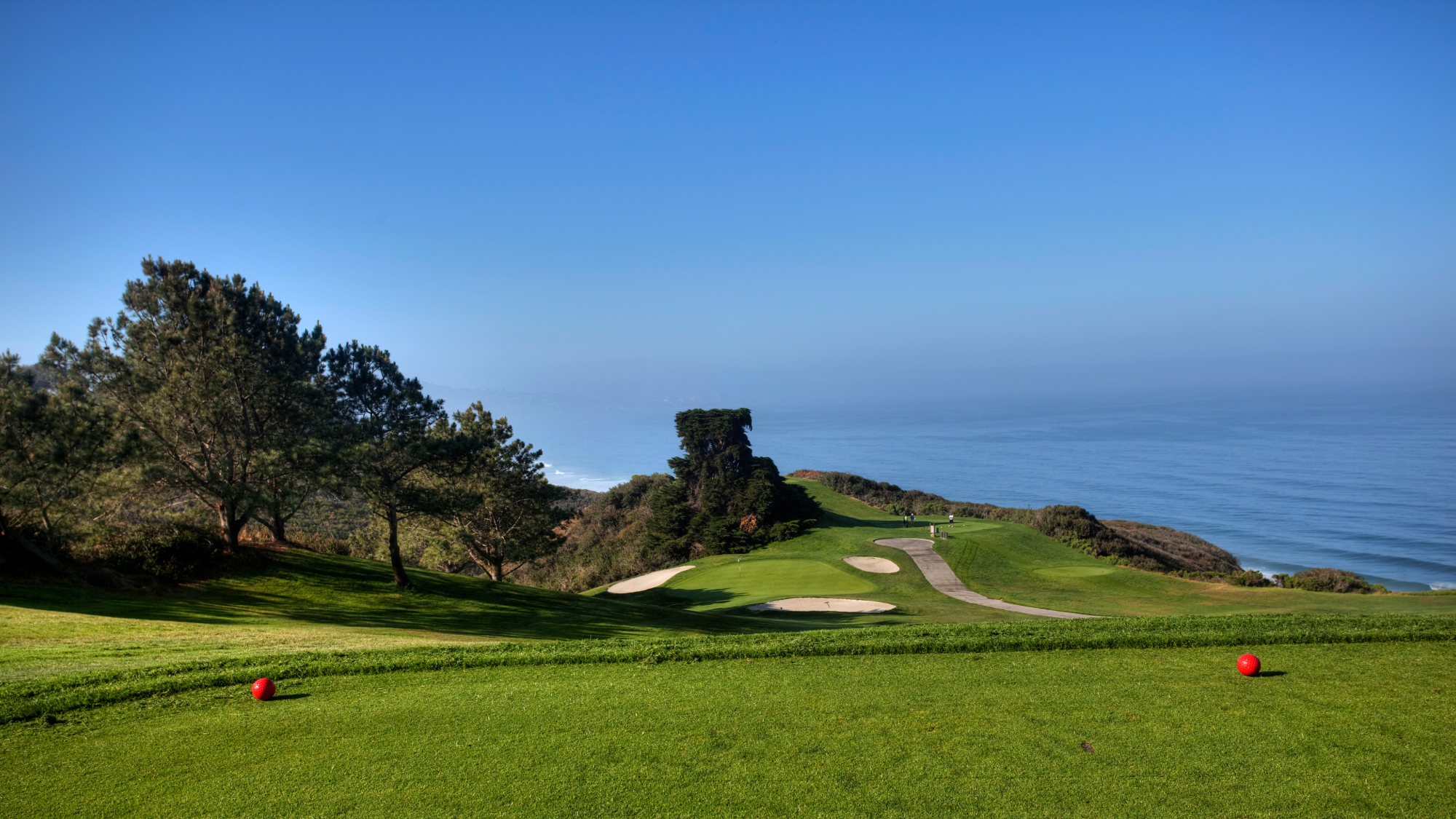 golf course on the cliffs looking out onto the ocean