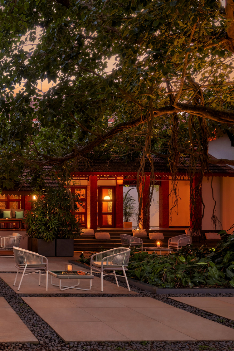 exterior courtyard dining area