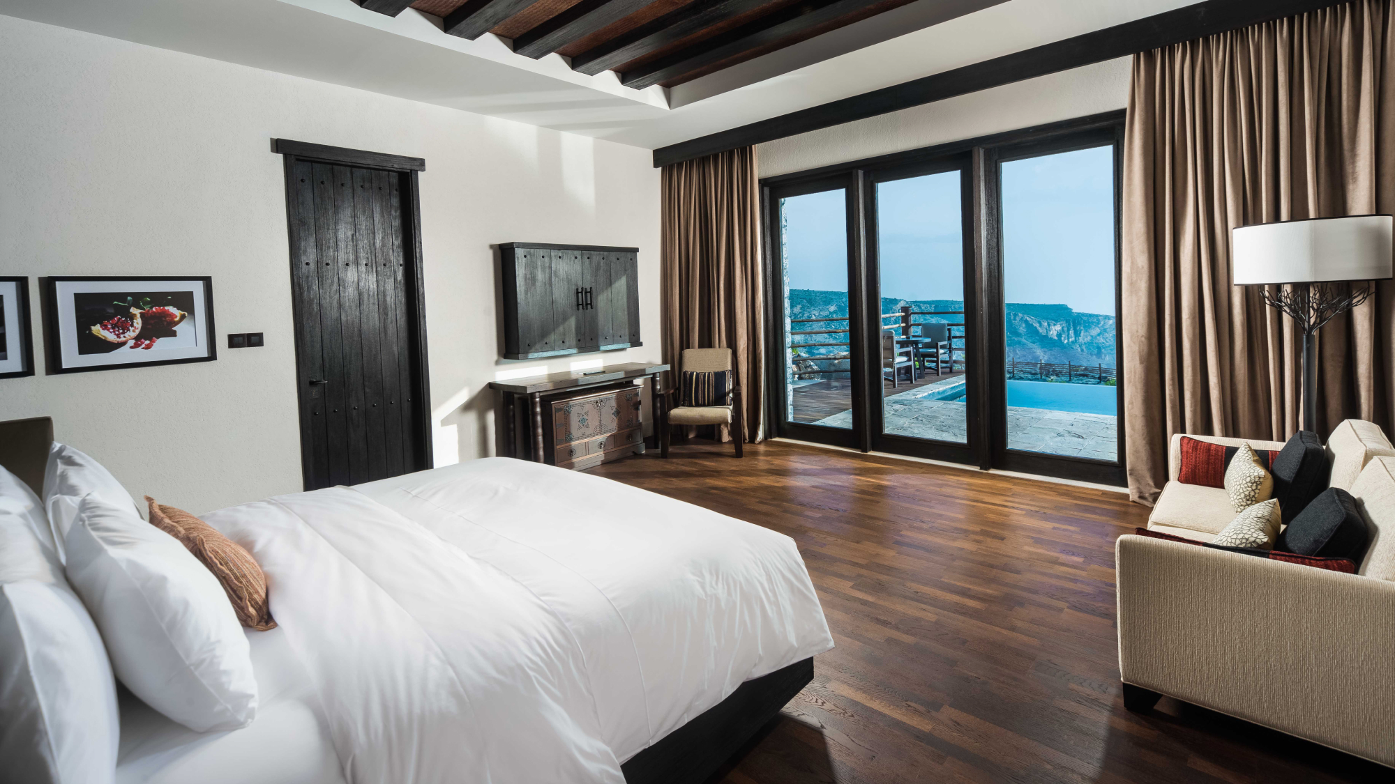 suite with mountain views