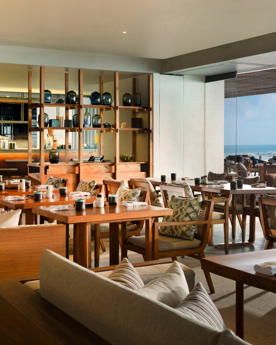 ocean front dining