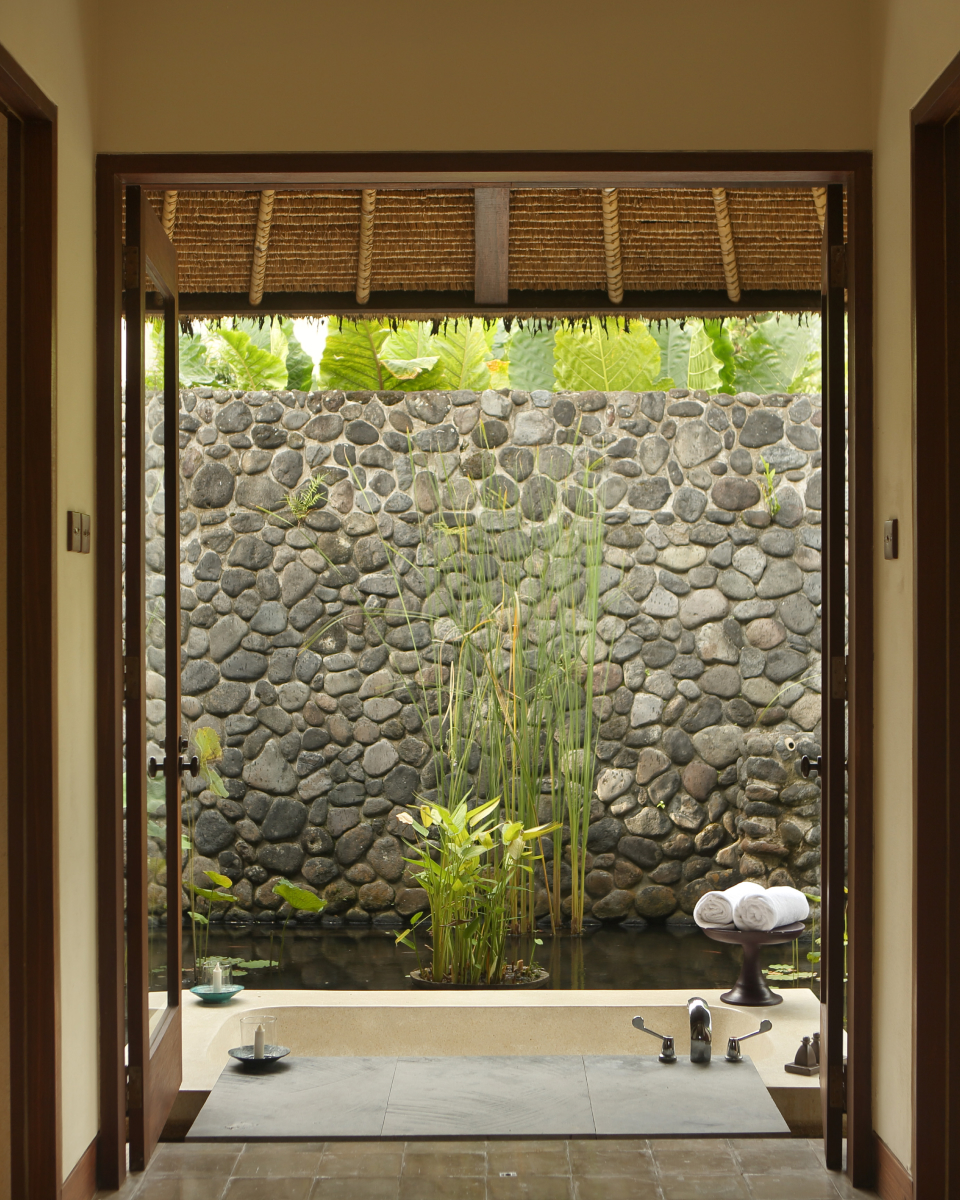 Bath at the pool villa