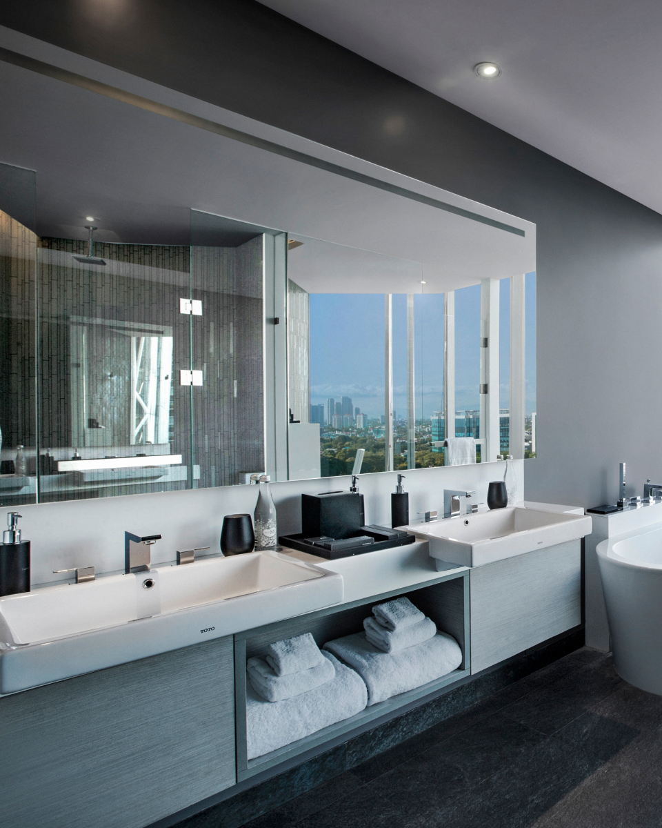 Bathroom in the deluxe room