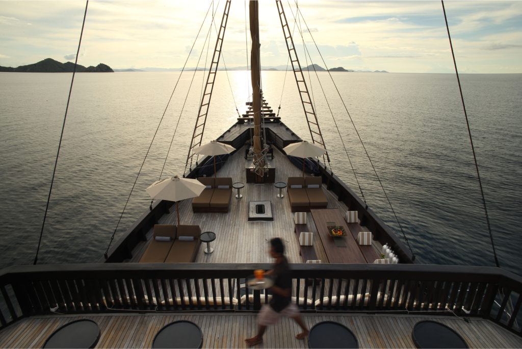 Looking out from the stern of the boat into the ocean